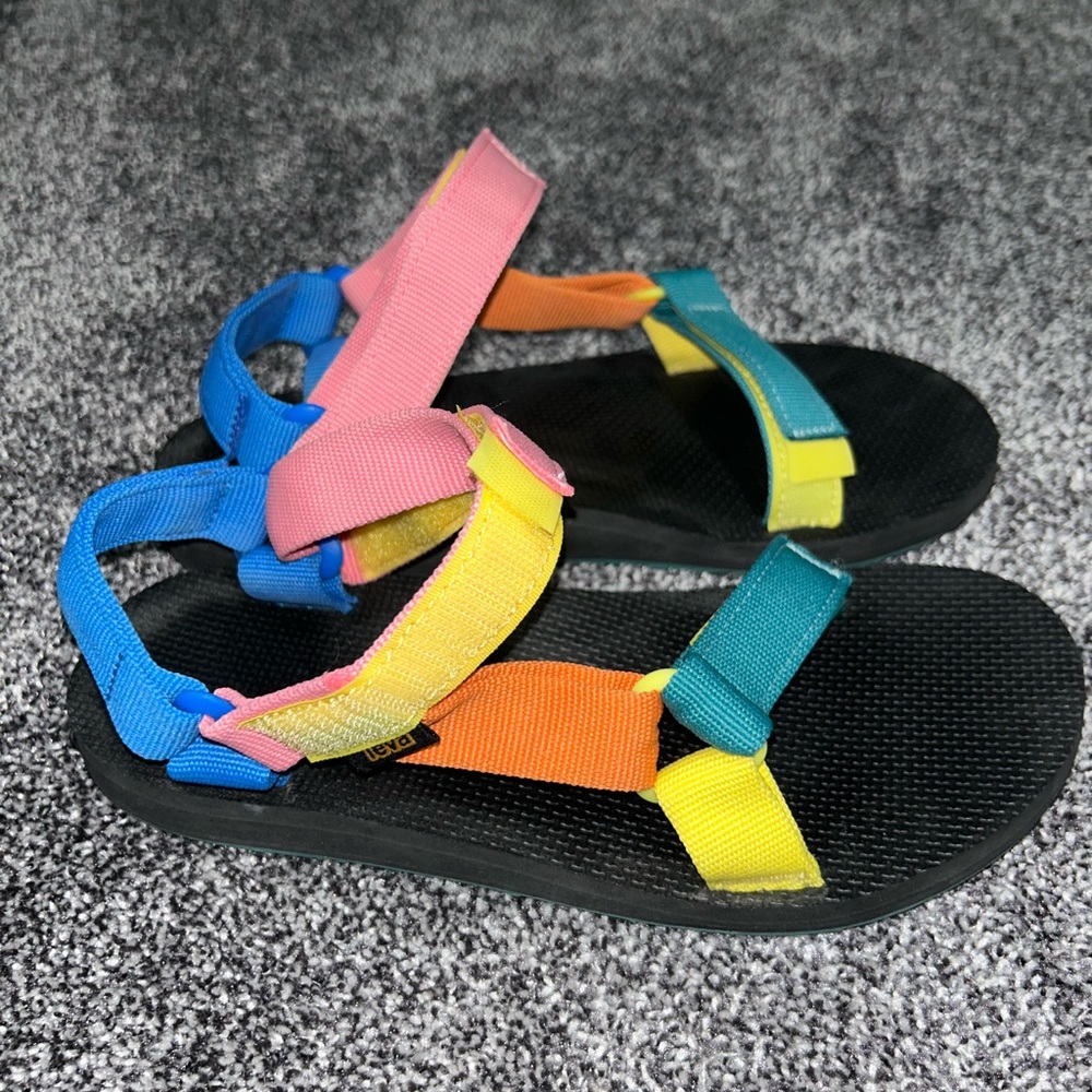 Teva Women’s Original Universal sandals multicolor size 7